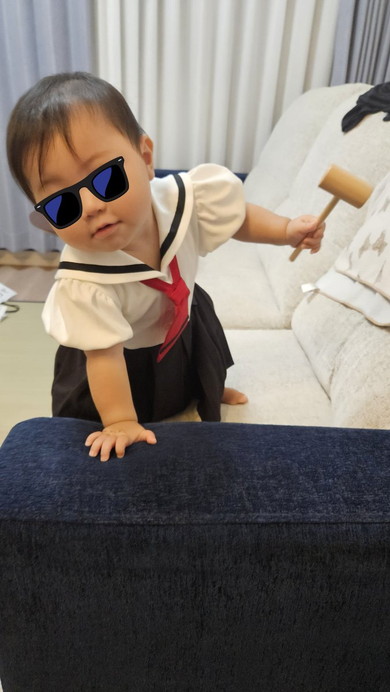 制服着た赤ちゃん