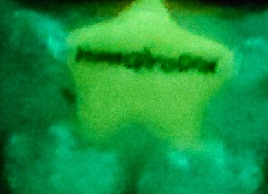 暗いところではほんのり光るハンギョドンのぬいぐるみ