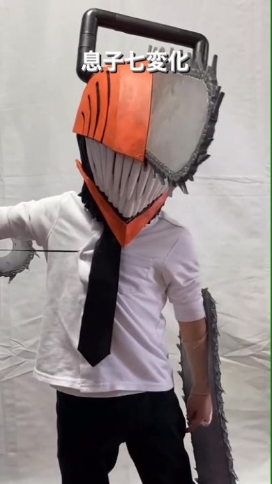 チェンソーの悪魔のコスプレ