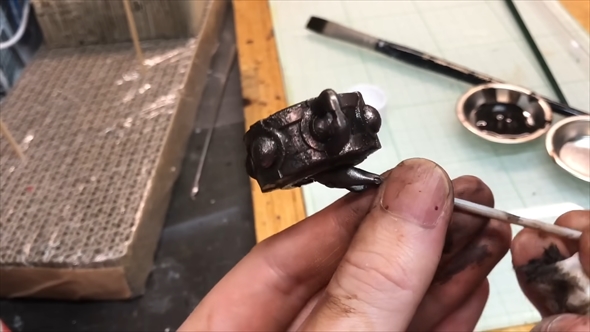 エグゾディアのプラモデルを部分塗装で高額商品に見せる