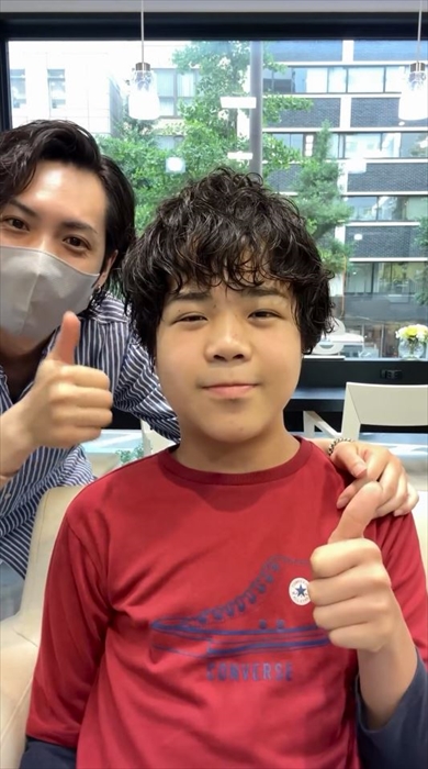 中学生男子が初パーマで大変身