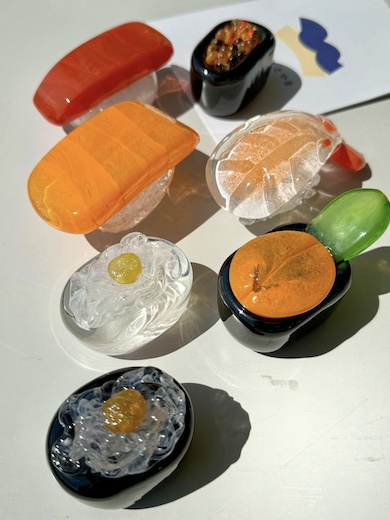 ガラスで作られたすし