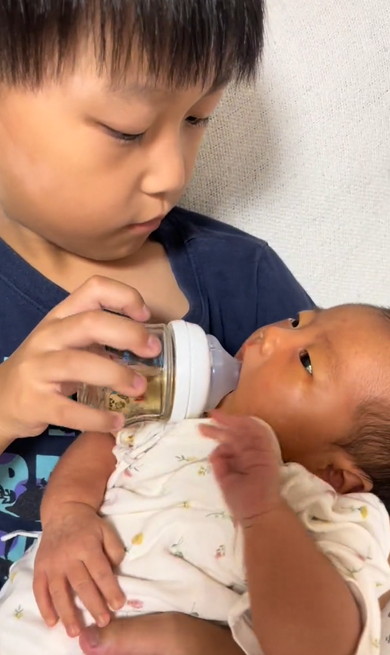 妹のお世話する兄