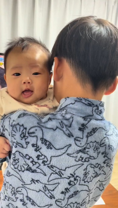 妹のお世話する兄