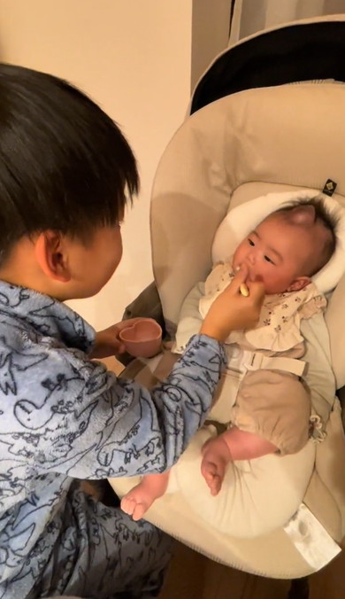 妹のお世話する兄