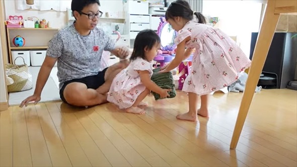 つわりで寝込んだママがパパと娘たちに助けられた