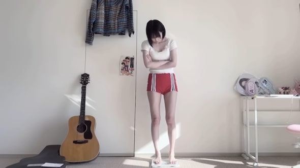 体重をはかるあのさん