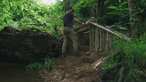 柱を組んでいく