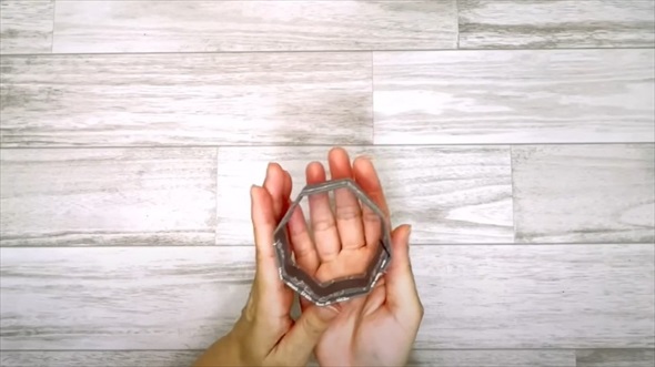 ティッシュ箱を小物入れに