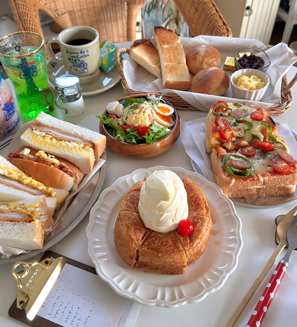 おうち コメダ ごっこ 再現 料理 コップ 食器 シロノワール ピザトースト サンドイッチ