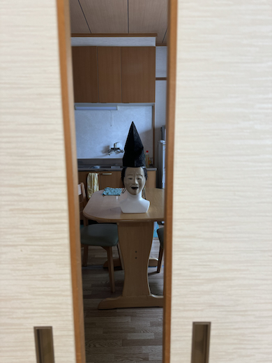 キッチンに能面