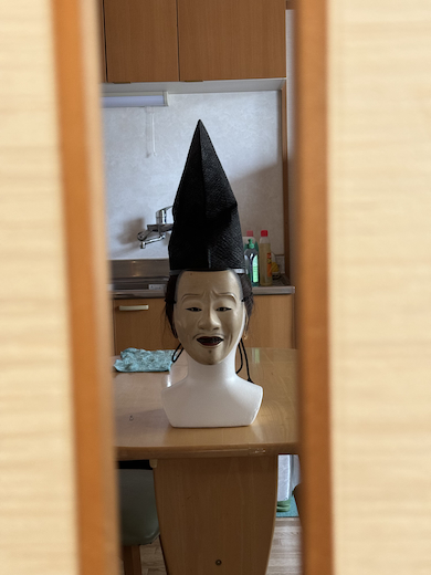 キッチンに能面