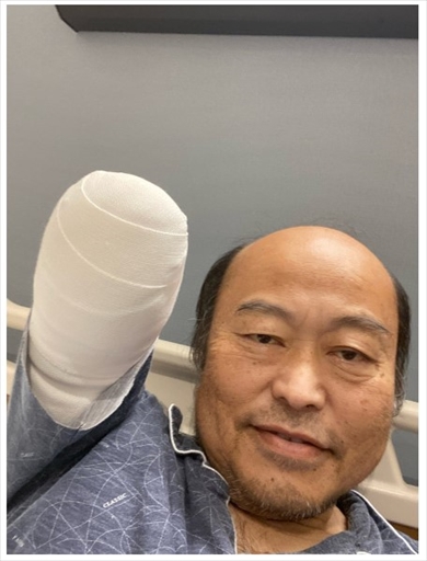 右腕切断の手術を受けた元プロ野球選手の佐野慈紀