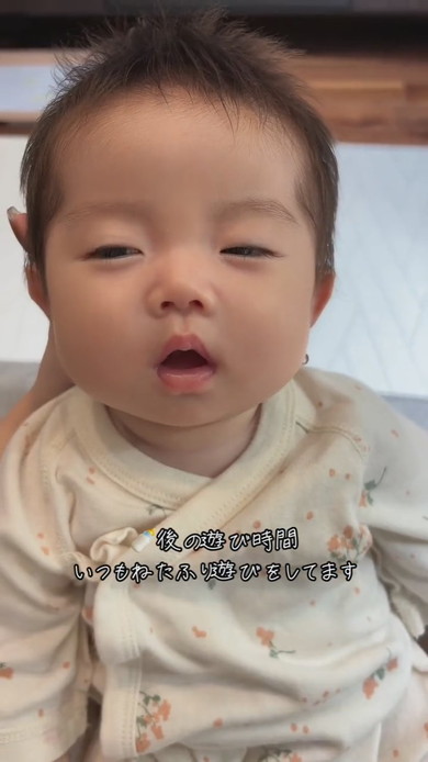 まどろむ赤ちゃん
