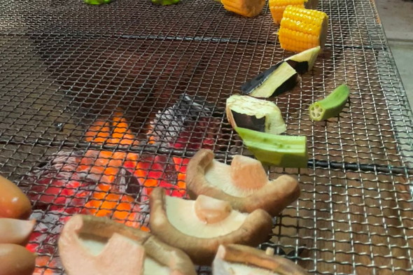 バーベキューでテンションが上がるワンコ