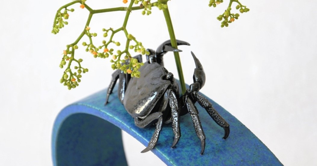 芸大生が作った“カニの一輪挿し”に「すっごい素敵」「これは