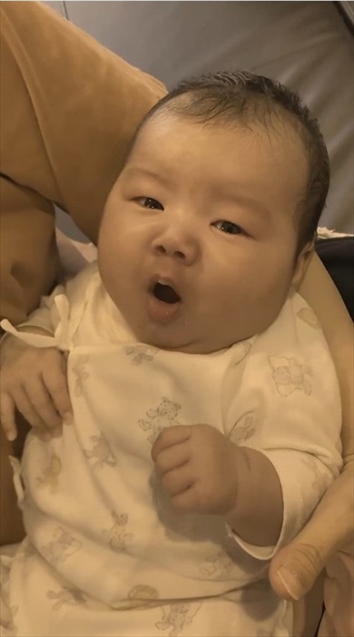 3秒後の赤ちゃんのお顔に笑っちゃった