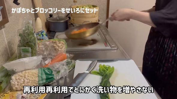 湯や調理器具を使い回して洗い物を少なくしながら10品以上の副菜を作る