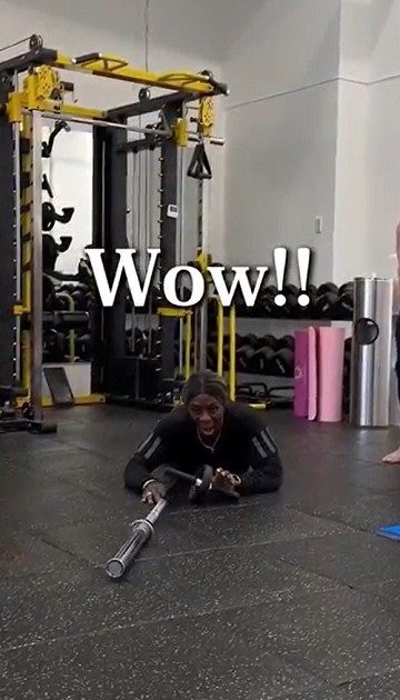 元シルク・ドゥ・ソレイユのパフォーマーが世界一難しい腹筋ローラーに挑戦したら