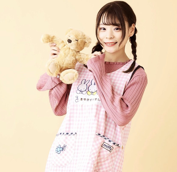 保育士姿の桃崎あやかさん