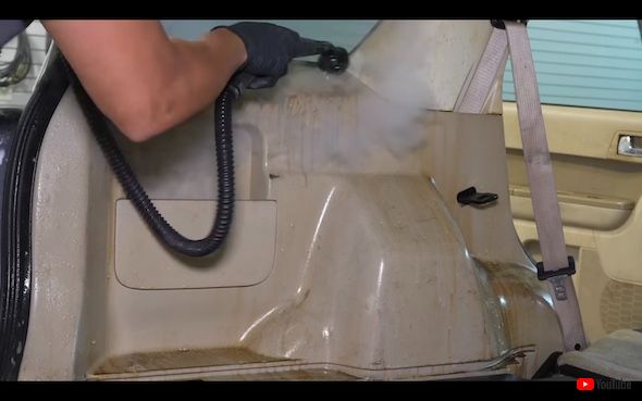 洗車 クルマ フォード エスケープ