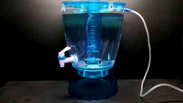 エアレーション設備を取り付けたドリンクサーバー