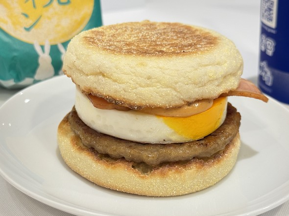 マクドナルド 月見ファミリー2024 期間限定 ／ 月見マフィン