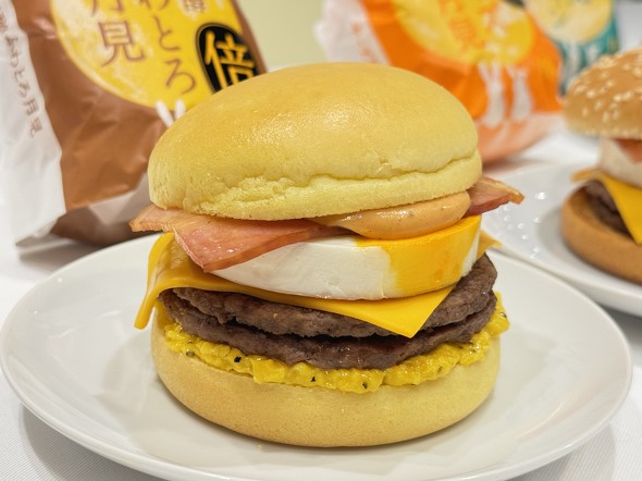 マクドナルド 月見ファミリー2024 期間限定 ／ 倍芳醇ふわとろ月見