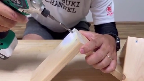 きれいにネジを隠す方法3選