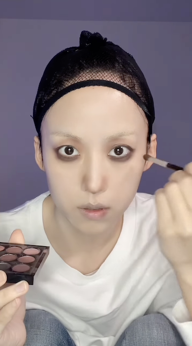 『DEATH NOTE』Lのコスプレメイク