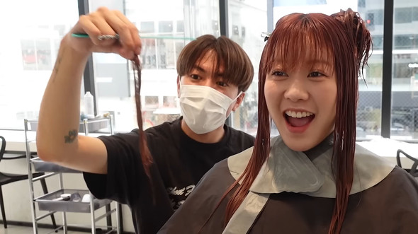 切った髪の長さに驚くえなぴさん