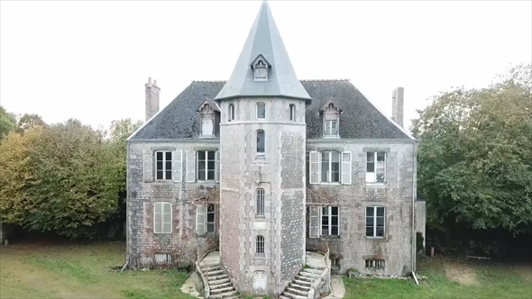 40年以上放置された城をリノベーション