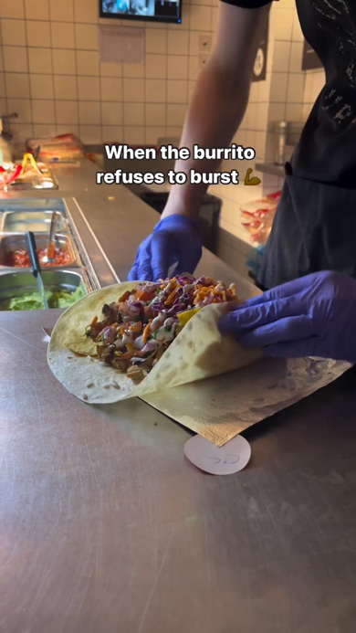 たくさん 具材 たっぷり ブリトー 巻き方 お店 プロ 技術