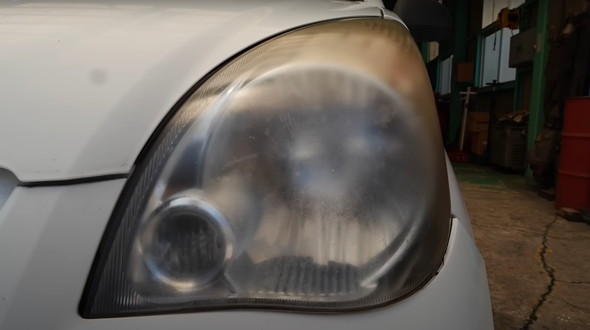 ヘッドライトをピカピカに仕上げる市販品