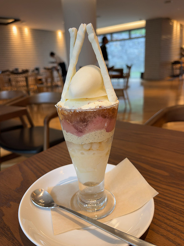 知る人ぞ知る名物はパフェ！