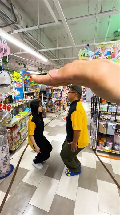 ドン・キホーテ店内をピンチアウトで紹介