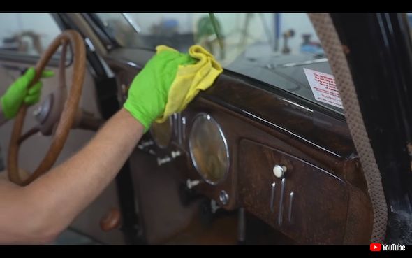 クルマ 洗車 ヴィンテージカー クライスラー