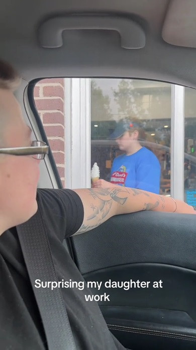 マックのドライブスルー