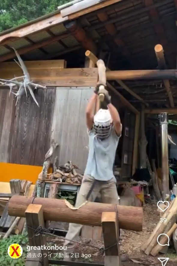 祈りの棍棒殴り 棍棒 杉 丸太 殴り折る 挑戦 4625発 クラウドファンディング 大棍棒展