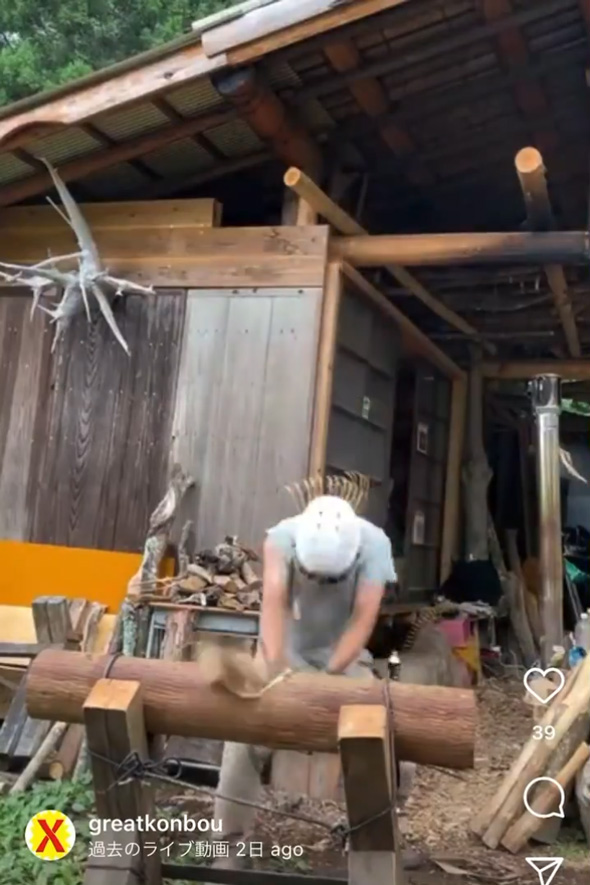 祈りの棍棒殴り 棍棒 杉 丸太 殴り折る 挑戦 4625発 クラウドファンディング 大棍棒展