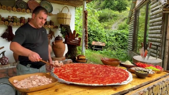 ビッグサイズの釜で焼くピザ