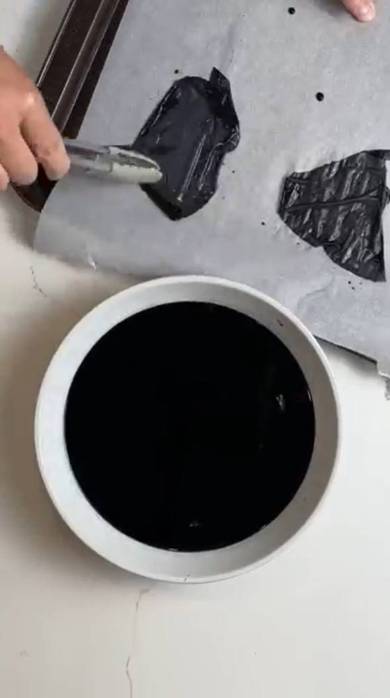 ライスペーパーで黒いグリッターをDIY