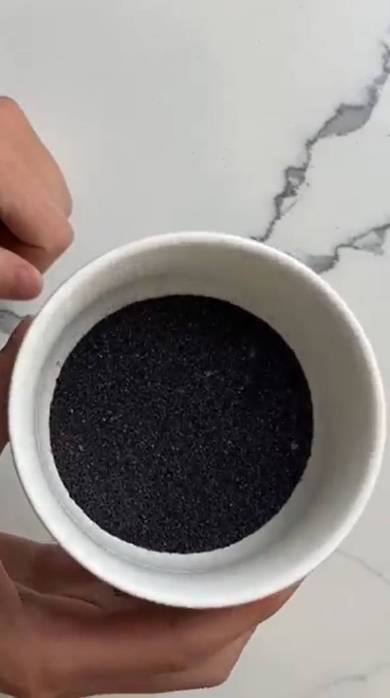 ライスペーパーで黒いグリッターをDIY