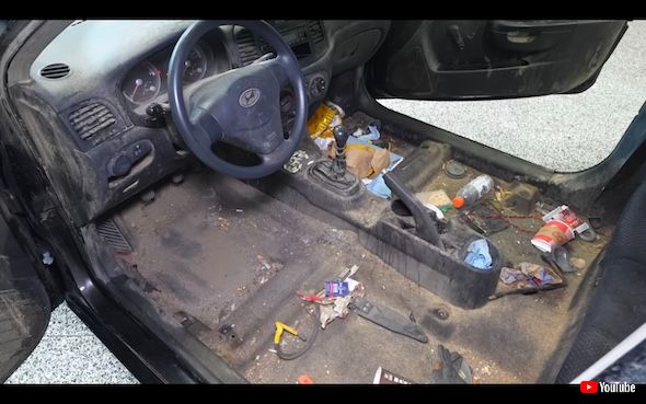 洗車 クルマ 海外 タバコ 汚れ