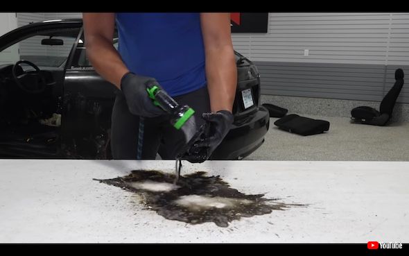 洗車 クルマ 海外 タバコ 汚れ