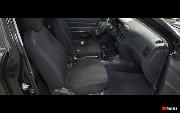 洗車 クルマ 海外 タバコ 汚れ