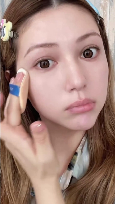 峯りあなの浜崎あゆみメイク