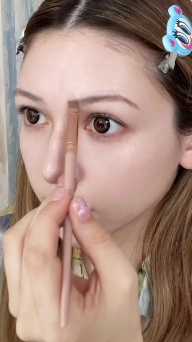 峯りあなの浜崎あゆみメイク