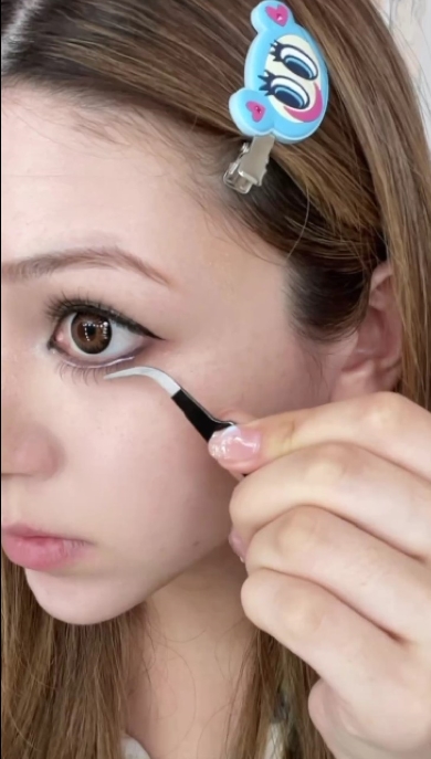 峯りあなの浜崎あゆみメイク