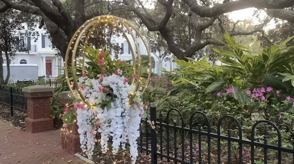 フラフープ吊り下げ式花飾り